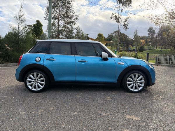 2015 MINI Hatch Hatchback F55 Cooper S image