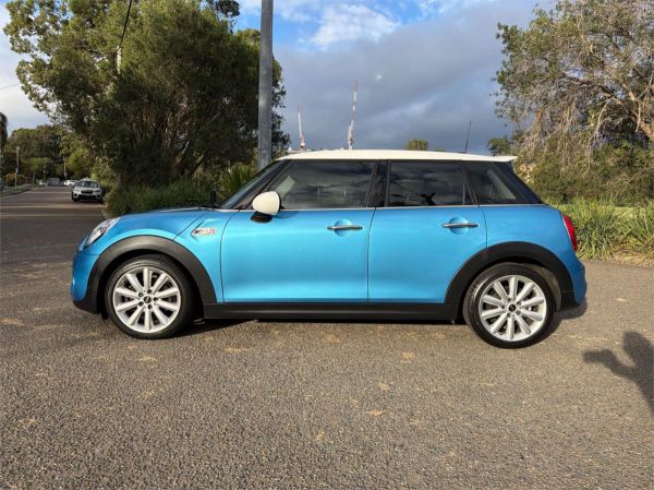 2015 MINI Hatch Hatchback F55 Cooper S image