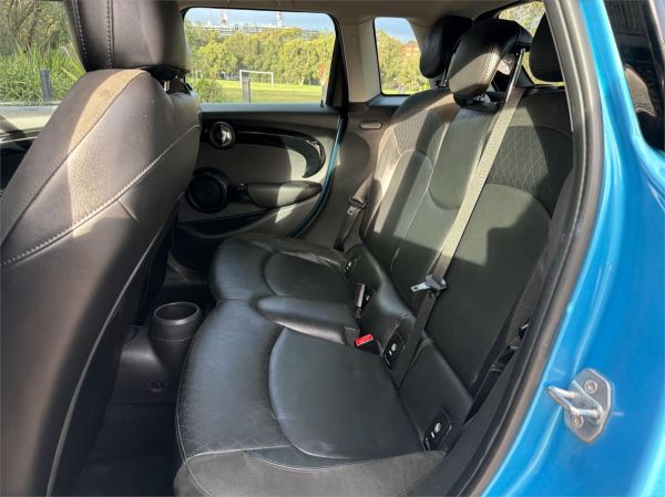 2015 MINI Hatch Hatchback F55 Cooper S image