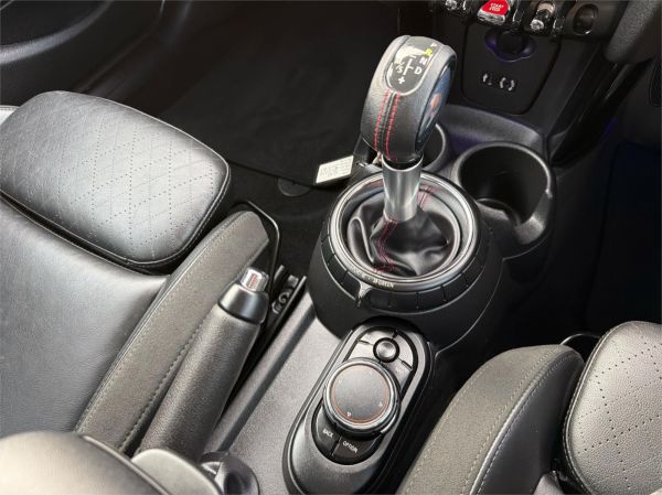 2015 MINI Hatch Hatchback F55 Cooper S image
