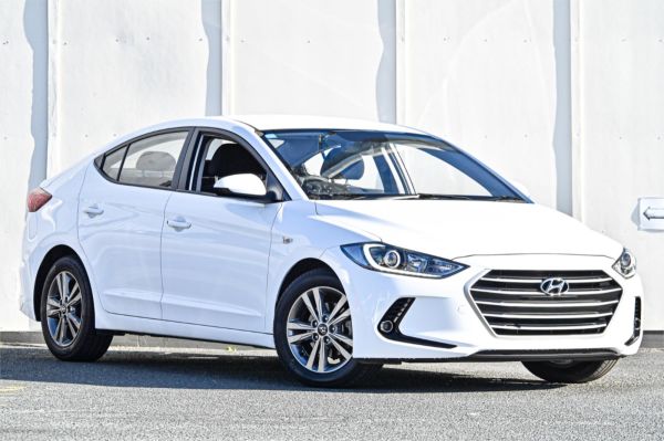 2016 Hyundai Elantra AD Active image
