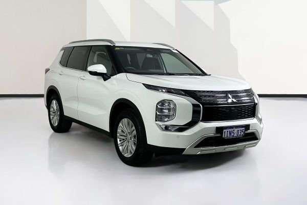 2025 Mitsubishi Outlander ZM LS image