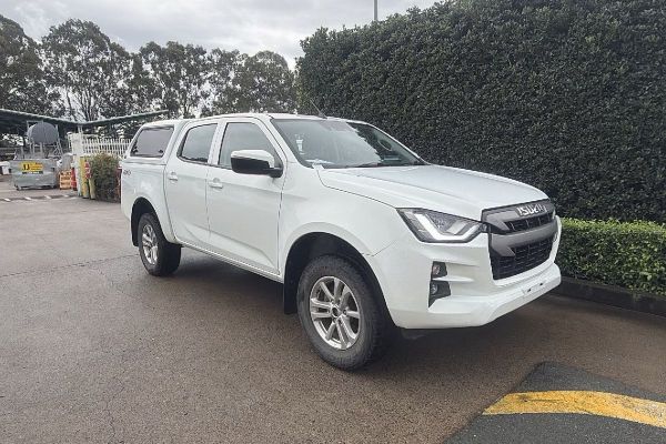 2022 Isuzu D-MAX  LS-M image