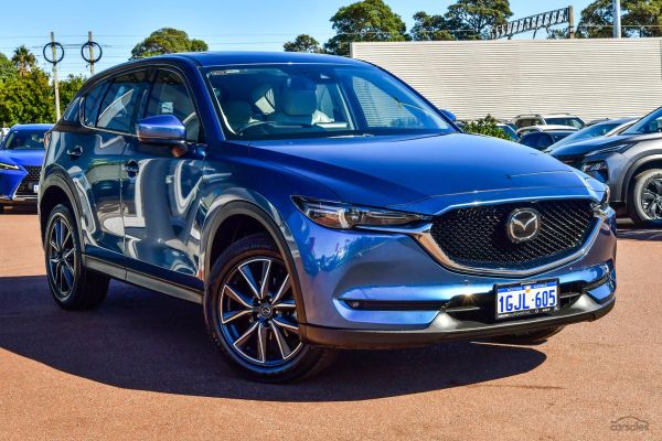 2017 Mazda CX-5  Akera image