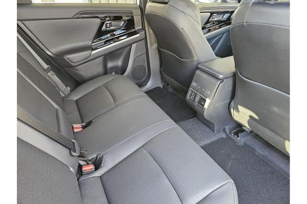 2025 Subaru Solterra EW Touring image