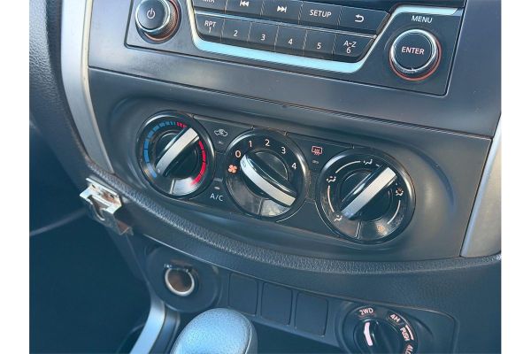 2018 Nissan Navara RX D23 Series 3 4X4 image