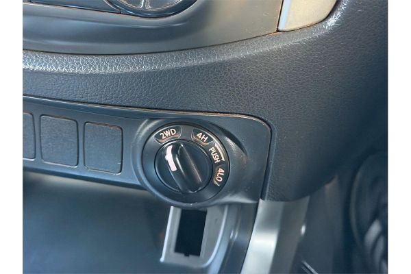 2018 Nissan Navara RX D23 Series 3 4X4 image