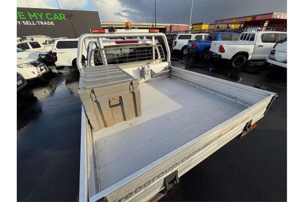 2018 Nissan Navara RX D23 Series 3 4X4 image