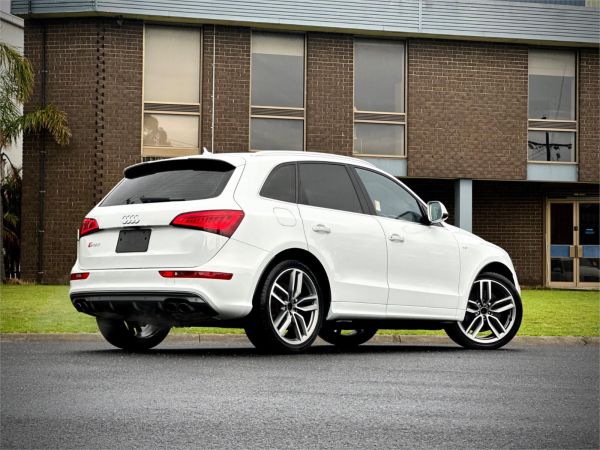 2014 Audi SQ5 Wagon 8R image