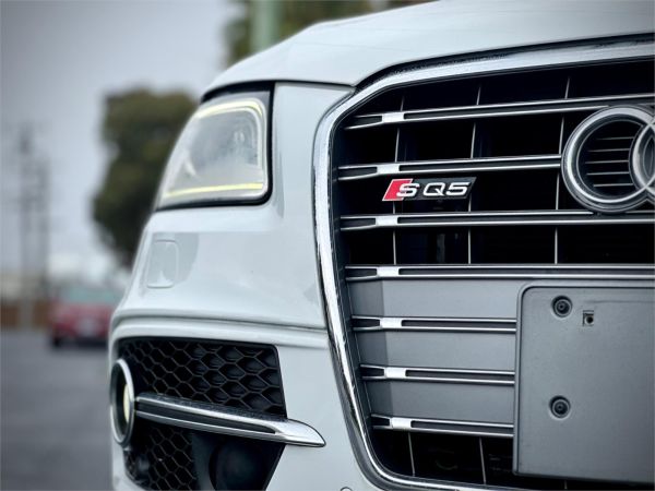 2014 Audi SQ5 Wagon 8R image