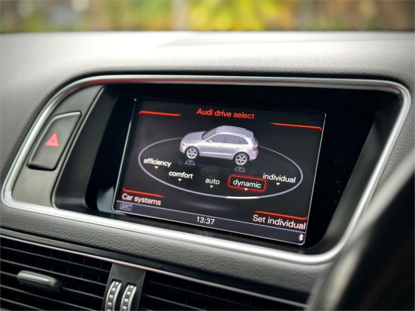 2014 Audi SQ5 Wagon 8R image