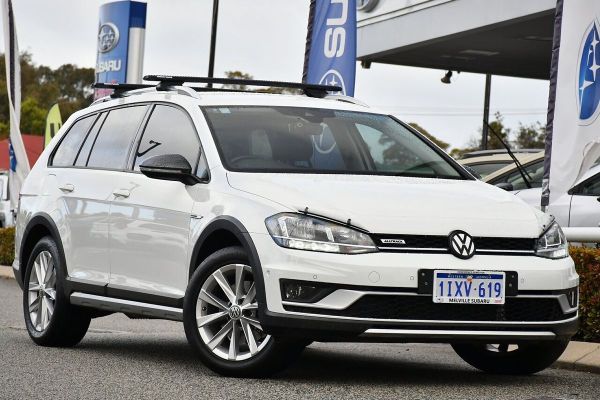 2019 Volkswagen Golf MK VII Alltrack image