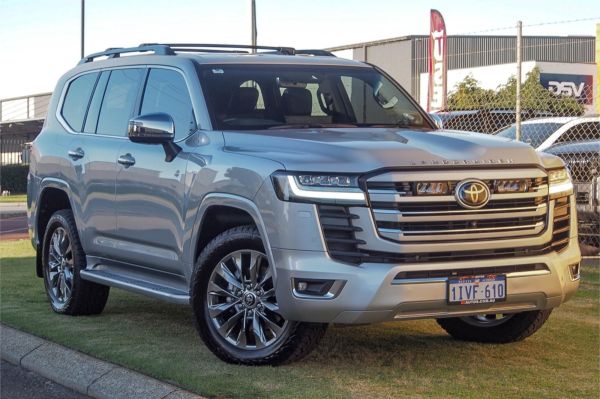 2024 Toyota Landcruiser FJA300R Sahara ZX image