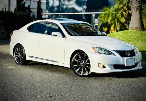 2008 Lexus IS Sedan GSE21 350 Version L image