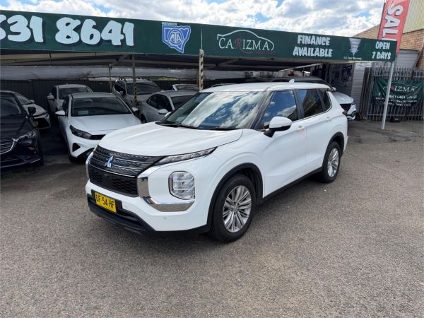 2022 Mitsubishi Outlander ZM ES image