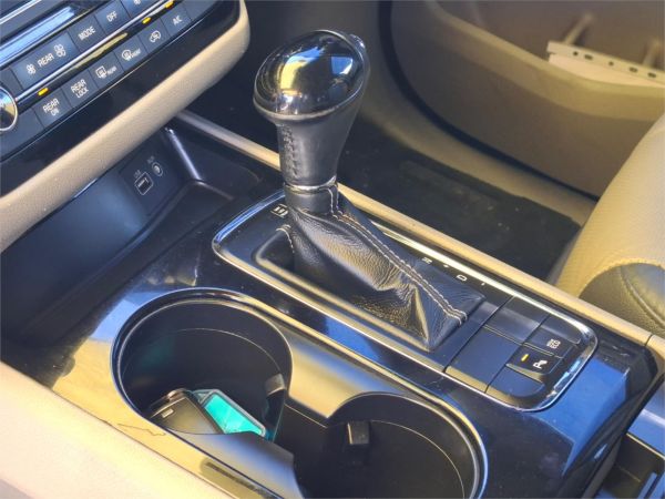 2016 Kia Carnival Wagon YP MY16 SLi image