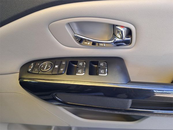 2016 Kia Carnival Wagon YP MY16 SLi image