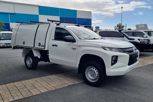 2019 Mitsubishi Triton MR GLX image