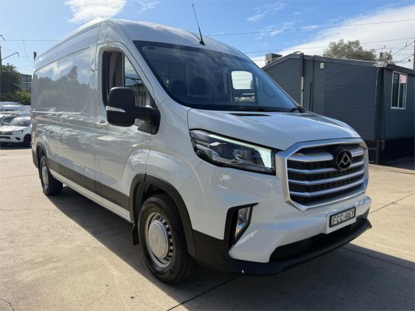 2023 LDV Deliver 9 SV63 MWB MID ROOF image