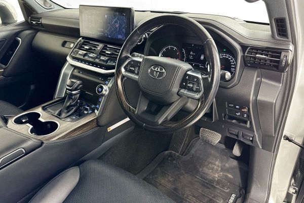 2022 Toyota Landcruiser FJA300R Sahara image
