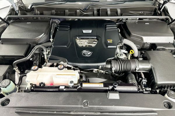 2022 Toyota Landcruiser FJA300R Sahara image