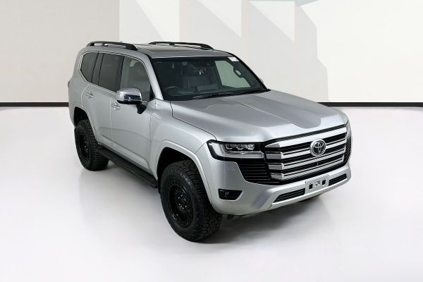 2022 Toyota Landcruiser FJA300R Sahara image
