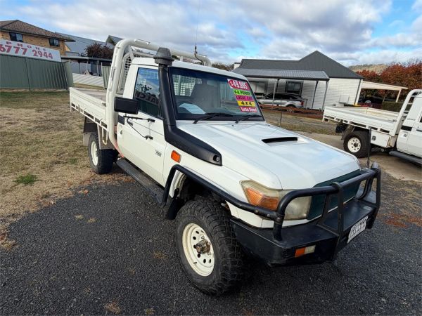2011 TOYOTA LANDCRUISER C/CHAS VDJ79R 09 UPGRADE WORKMATE (4x4) image