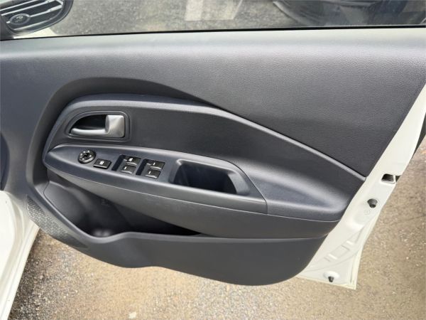 2016 KIA RIO 5D HATCHBACK UB MY16 S image