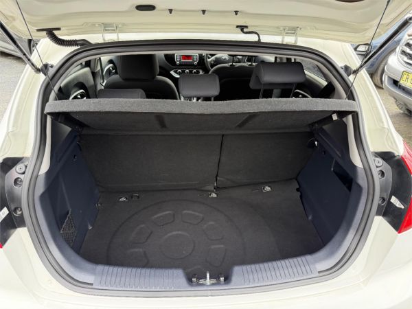 2016 KIA RIO 5D HATCHBACK UB MY16 S image