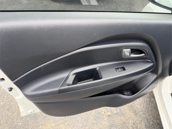 2016 KIA RIO 5D HATCHBACK UB MY16 S image