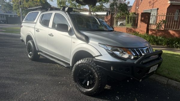 2016 Mitsubishi Triton MQ MY17 GLX Plus (4x4) Silver Ash 5 Speed Automatic Club Cab Pickup image