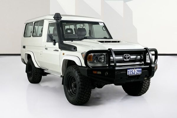 2019 Toyota Landcruiser  GXL Troopcarrier image