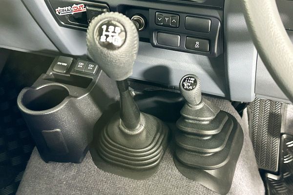 2023 Toyota Landcruiser VDJL79R GXL image