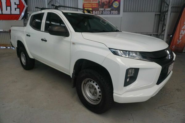 2021 Mitsubishi Triton MR GLX image