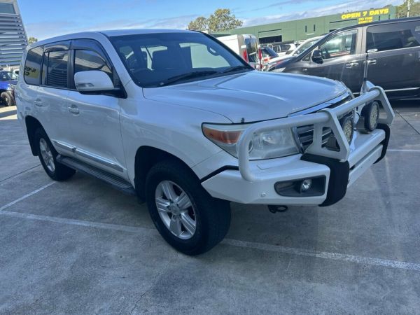 2012 Toyota Landcruiser VDJ200R Sahara image
