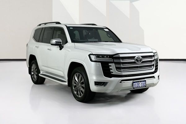 2025 Toyota Landcruiser FJA300R Sahara ZX image