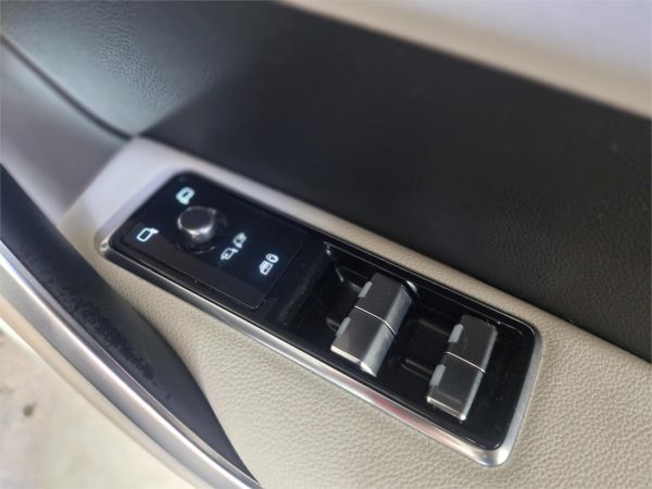 2024 Jaguar F-PACE X761 25MY P250 R-Dynamic SE image