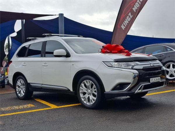 2019 Mitsubishi Outlander ZL ES image