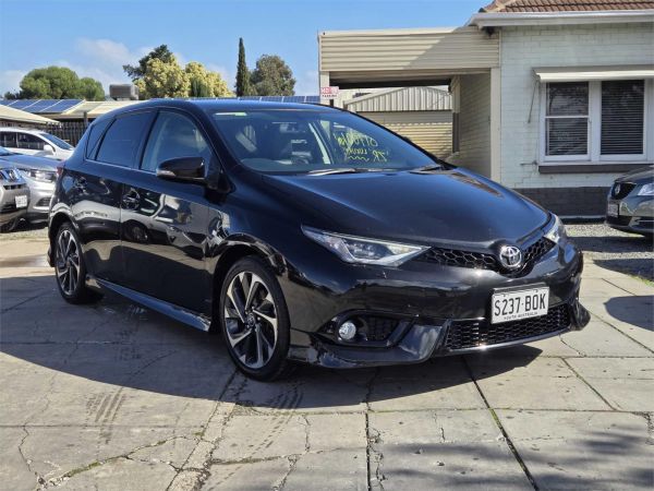 2016 Toyota Corolla Hatchback ZRE182R ZR image