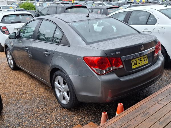 2011 Holden Cruze Sedan JH Series II MY11 CD image