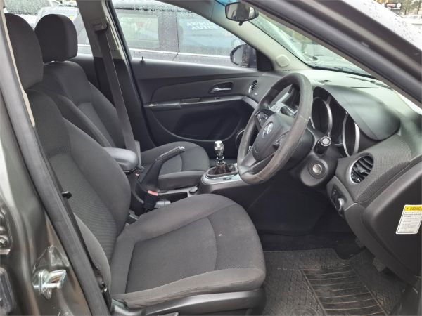 2011 Holden Cruze Sedan JH Series II MY11 CD image
