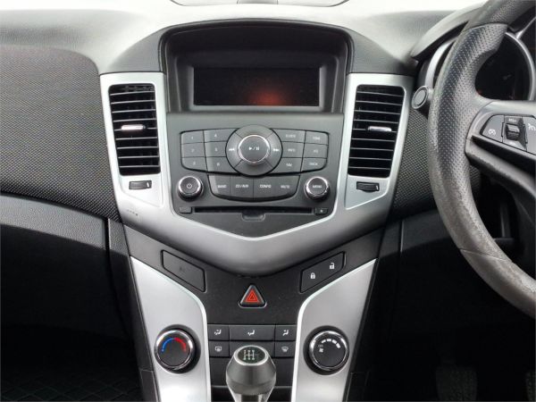 2011 Holden Cruze Sedan JH Series II MY11 CD image