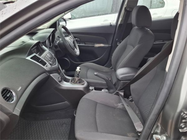 2011 Holden Cruze Sedan JH Series II MY11 CD image