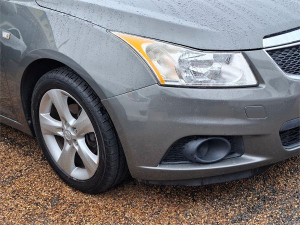 2011 Holden Cruze Sedan JH Series II MY11 CD image