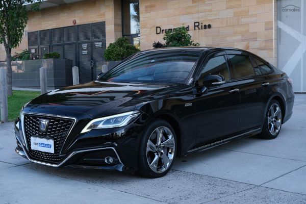 2018 Toyota Crown  Royal image