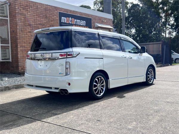 2013 Nissan Elgrand Other image
