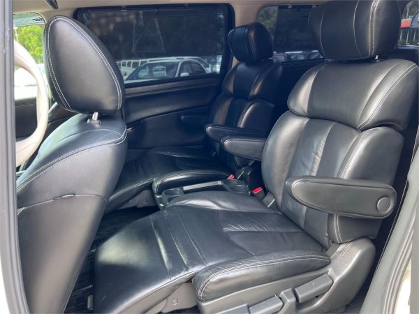 2013 Nissan Elgrand Other image