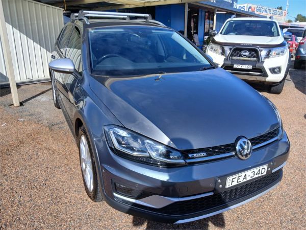 2017 Volkswagen Golf MK VII Alltrack Premium image