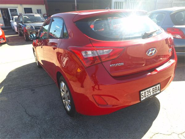 2012 HYUNDAI i30 5D HATCHBACK GD ACTIVE image