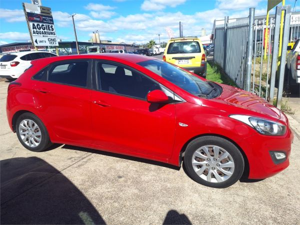 2012 HYUNDAI i30 5D HATCHBACK GD ACTIVE image